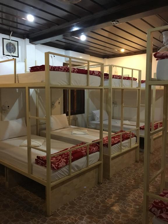 Central Backpacker Hostel Luang Prabang Exterior photo